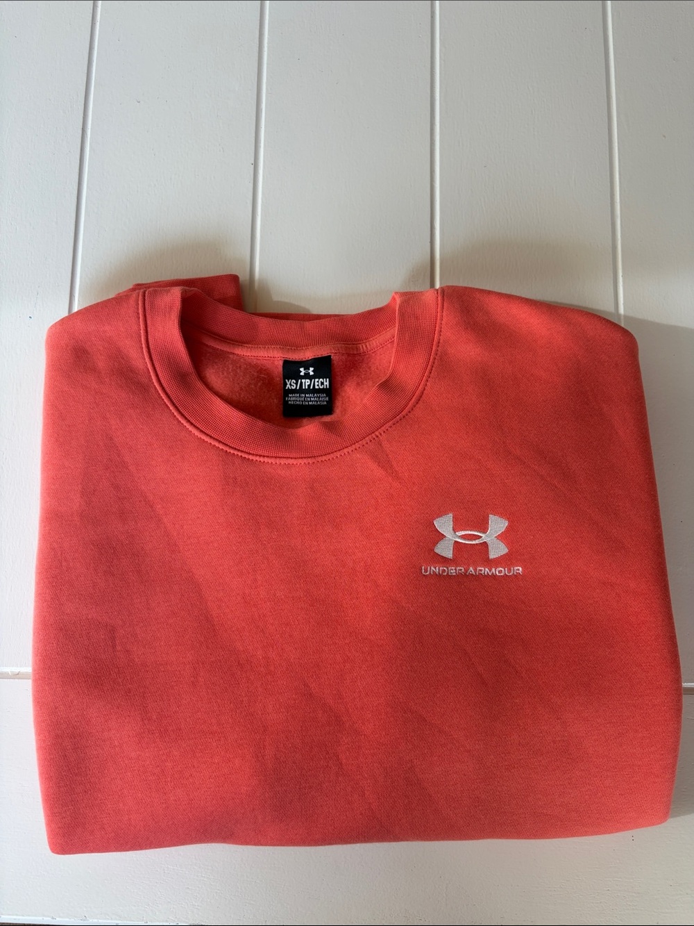 Under Armour women’s XS Coral Crewneck Sweatshirt - brand new